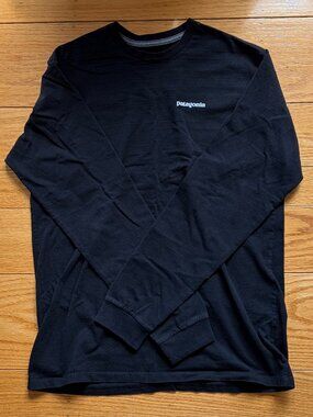 Patagonia Long-Sleeved P-6 Logo Responsibili-Tee in Medium
